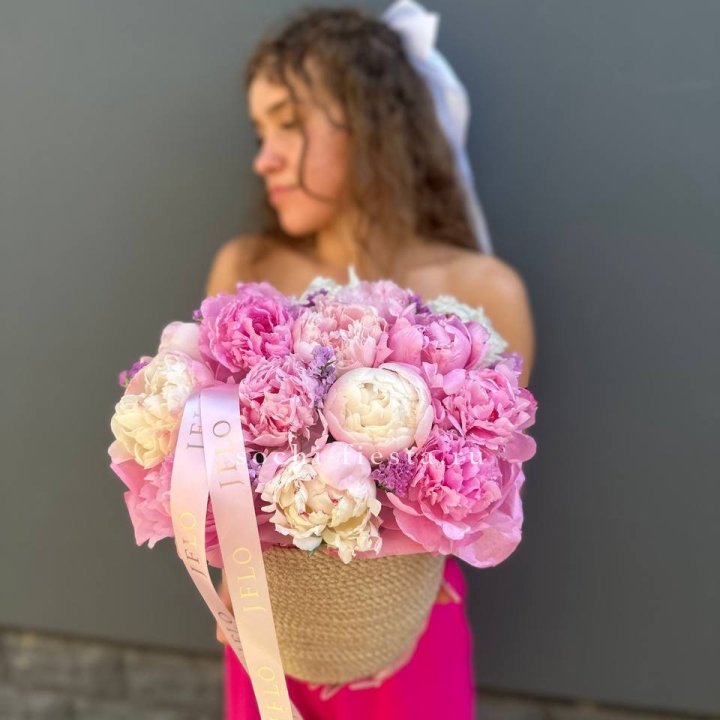 15 пионов в джутовом кашпо в Стерлитамаке