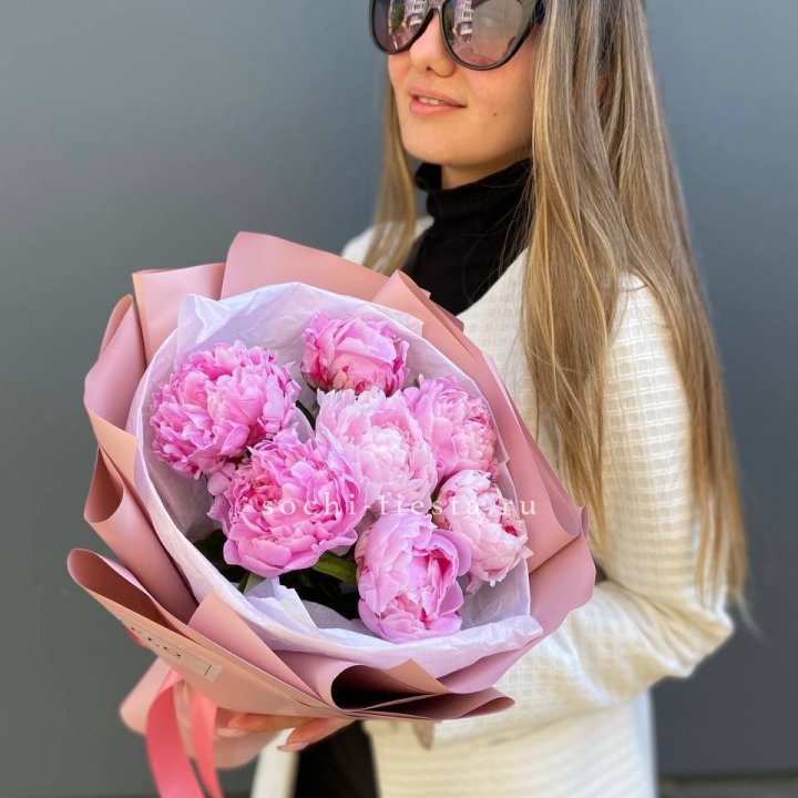 7 пионов в оформлении в Стерлитамаке