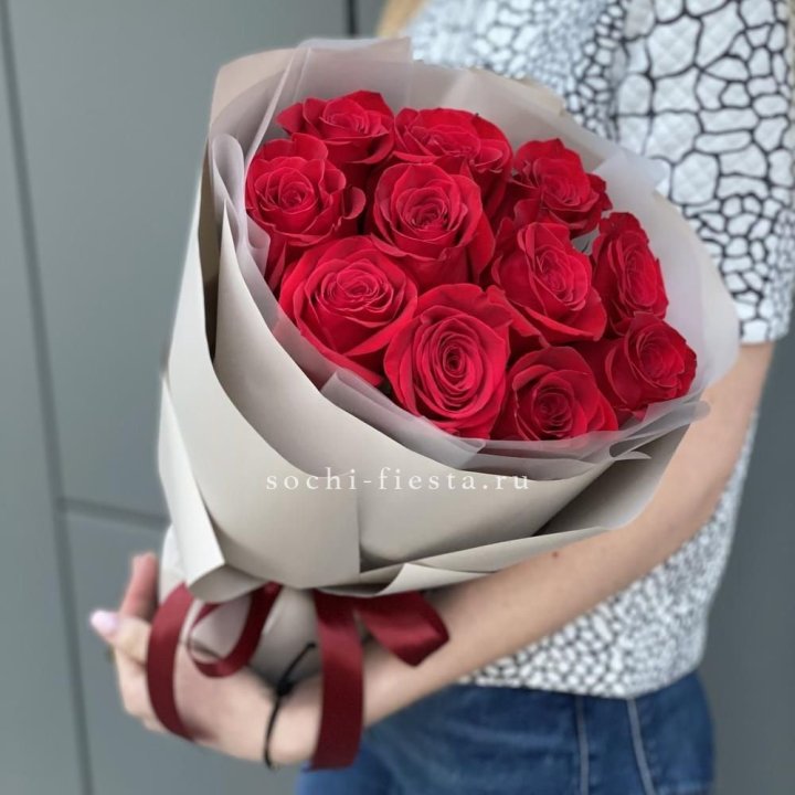 Букет красных роз "Рози" в Стерлитамаке