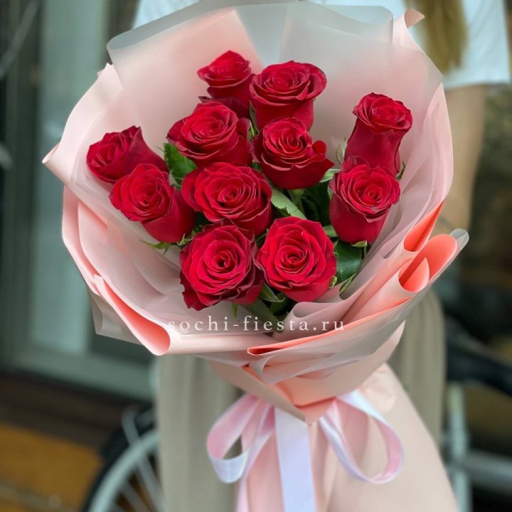Букет красных роз "Мадам ред" в Стерлитамаке