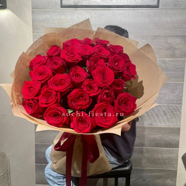 37 красных роз в крафте в Стерлитамаке