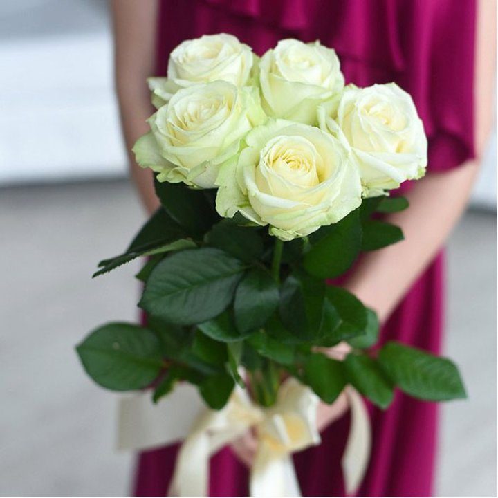 5 белых роз в Стерлитамаке