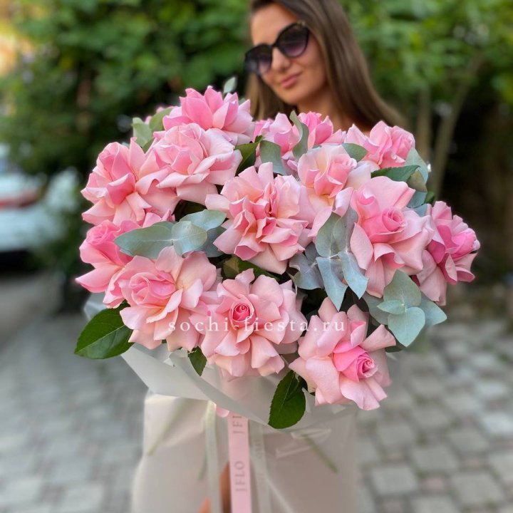 17 Розовых  французских роз в Стерлитамаке