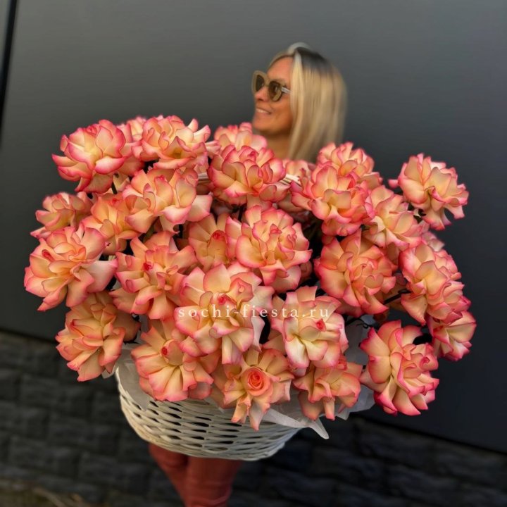 45 французских роз Джумилия в корзине в Стерлитамаке