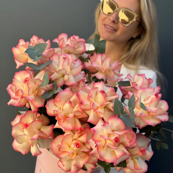 15 французских  роз Джумилия в боксе в Стерлитамаке