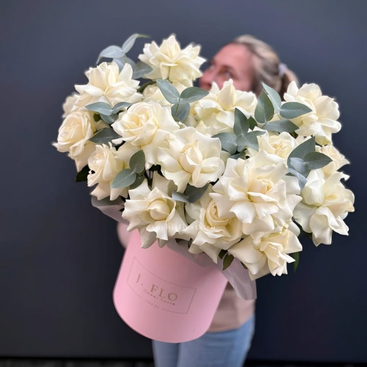 25 Французских белых роз в боксе в Стерлитамаке