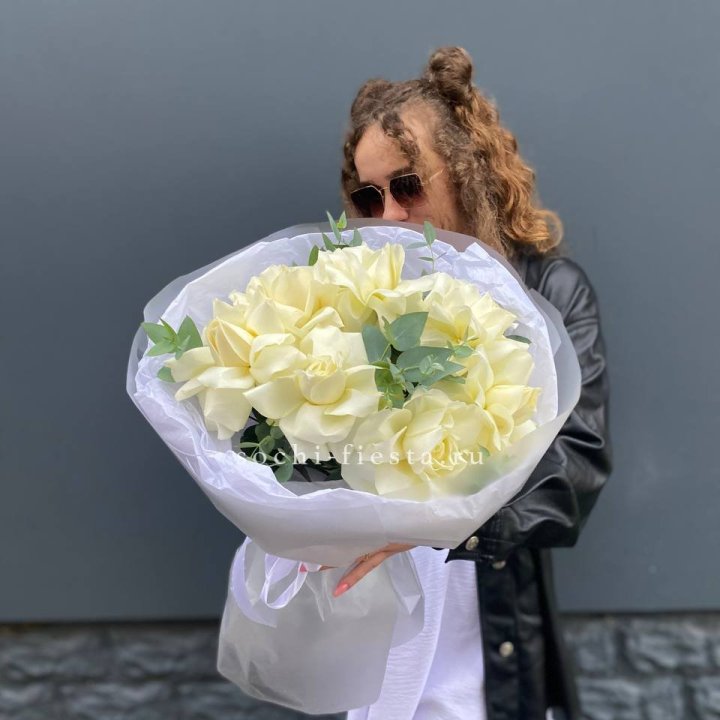 7 Белых французских роз  в Стерлитамаке