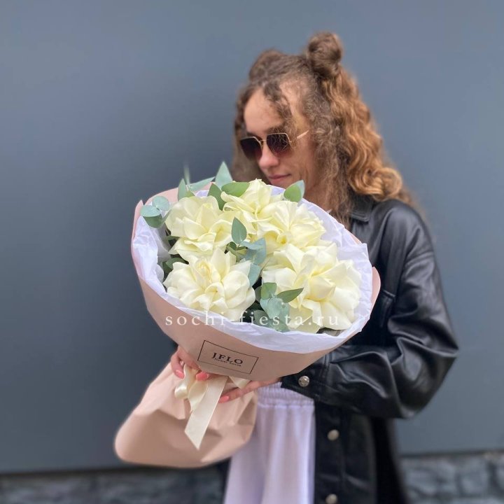 5 Белых французских роз в Стерлитамаке