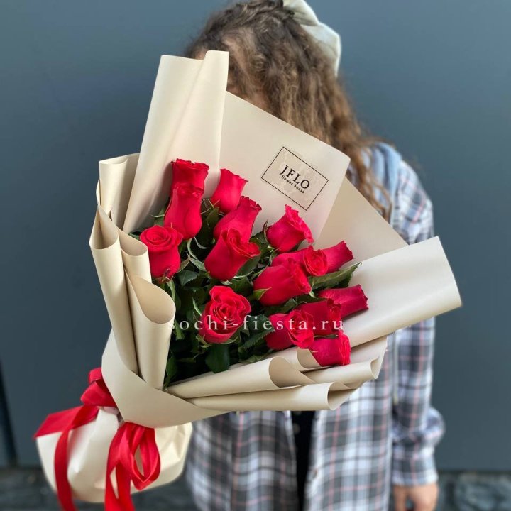 15 красных роз в Стерлитамаке