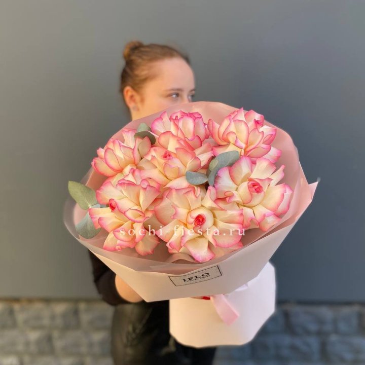 7 французских роз Джумилия в Стерлитамаке