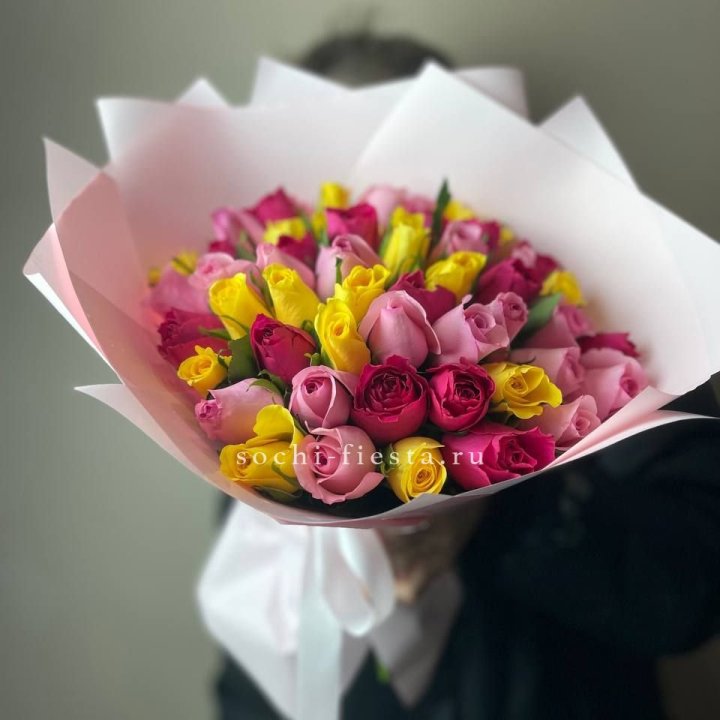 Букет из 51 розы Микс (Кения) в Стерлитамаке