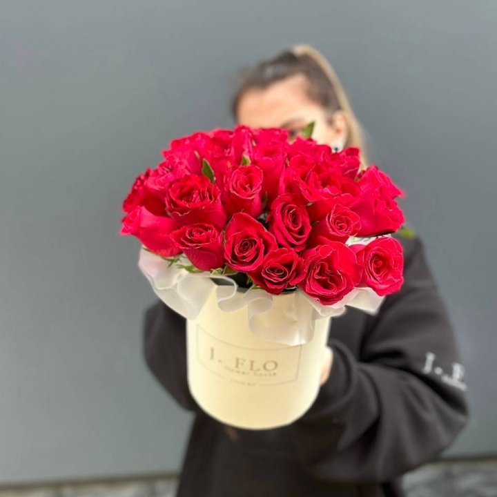 27 кенийских роз в боксе в Стерлитамаке