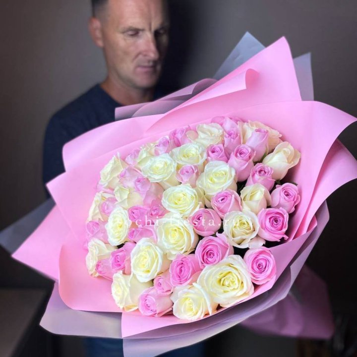 51 белых и розовых роз в Стерлитамаке