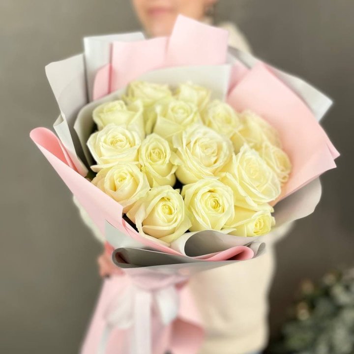 15 белых роз пудра в Стерлитамаке