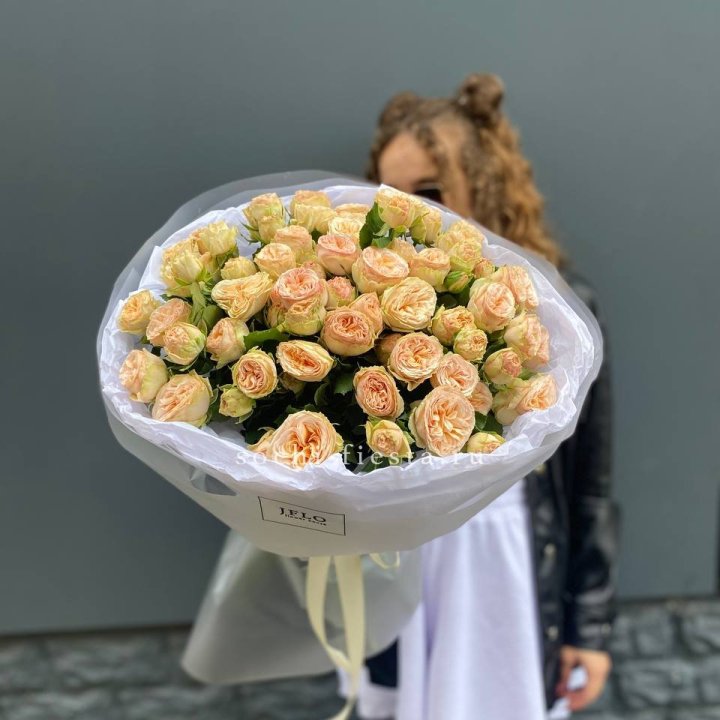 15 пионовидных роз в Стерлитамаке