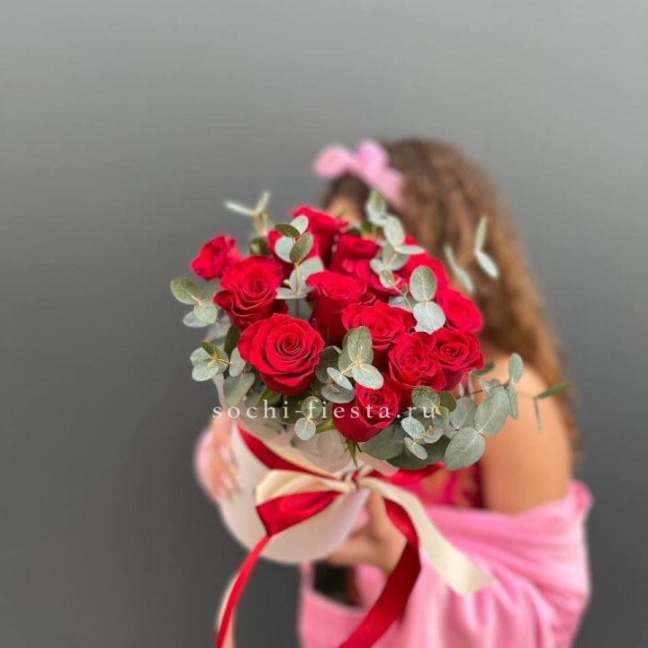 15 Красных роз в боксе №2 в Стерлитамаке