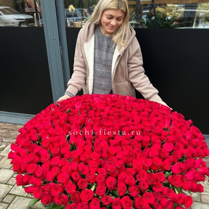 501 красная роза в корзине в Стерлитамаке