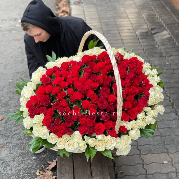 201  роза в корзине   в Стерлитамаке