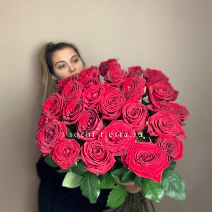 25 высоких роз в Стерлитамаке