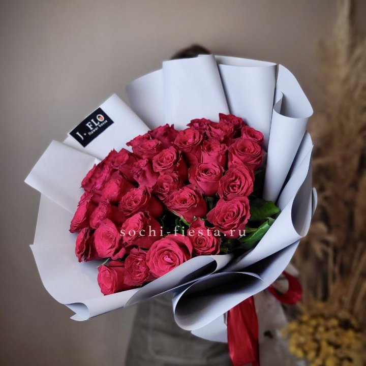 Красные розы 33 шт в Стерлитамаке