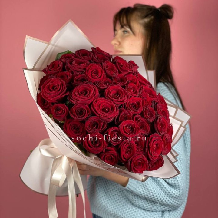 51 красная роза "Лавели" в Стерлитамаке