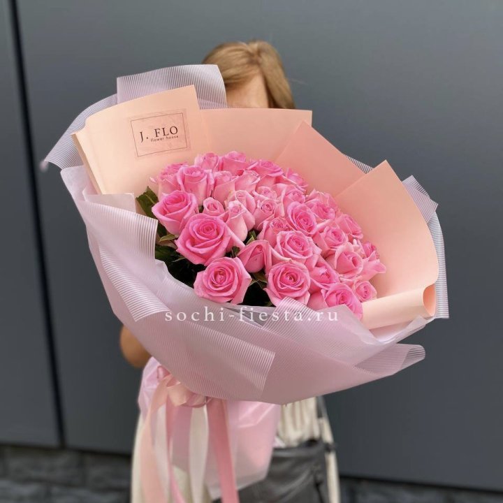 33 Розовые розы в Стерлитамаке