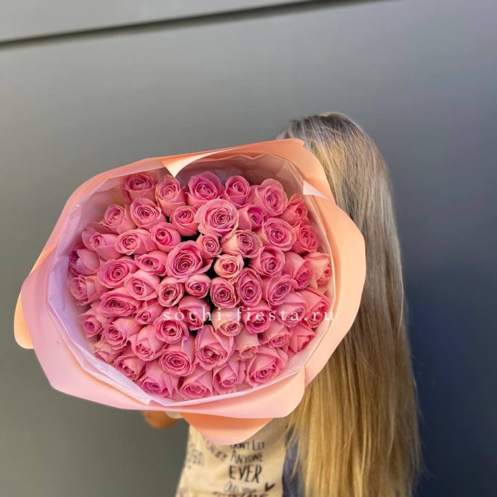 55 розовых роз в Стерлитамаке