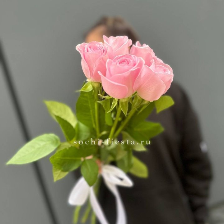 Букет 5 розовых роз  в Стерлитамаке
