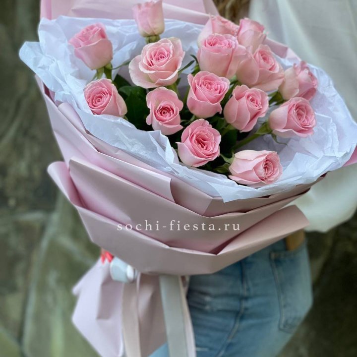 Розовые розы в авторском оформлении в Стерлитамаке