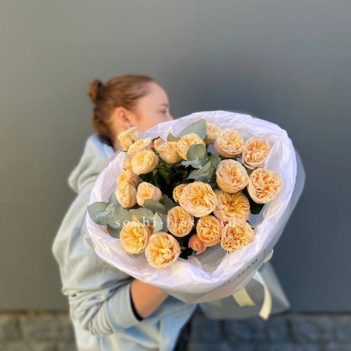 7 пионовидных роз в Стерлитамаке