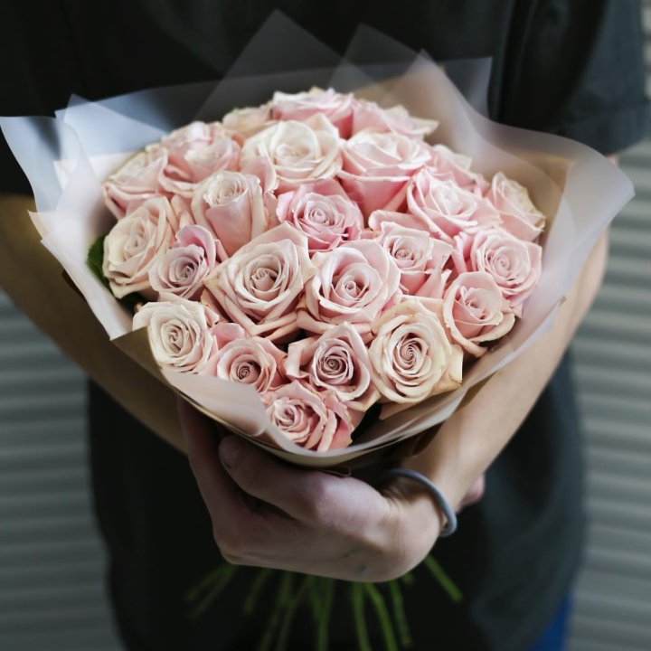 27 кремовых роз в Стерлитамаке
