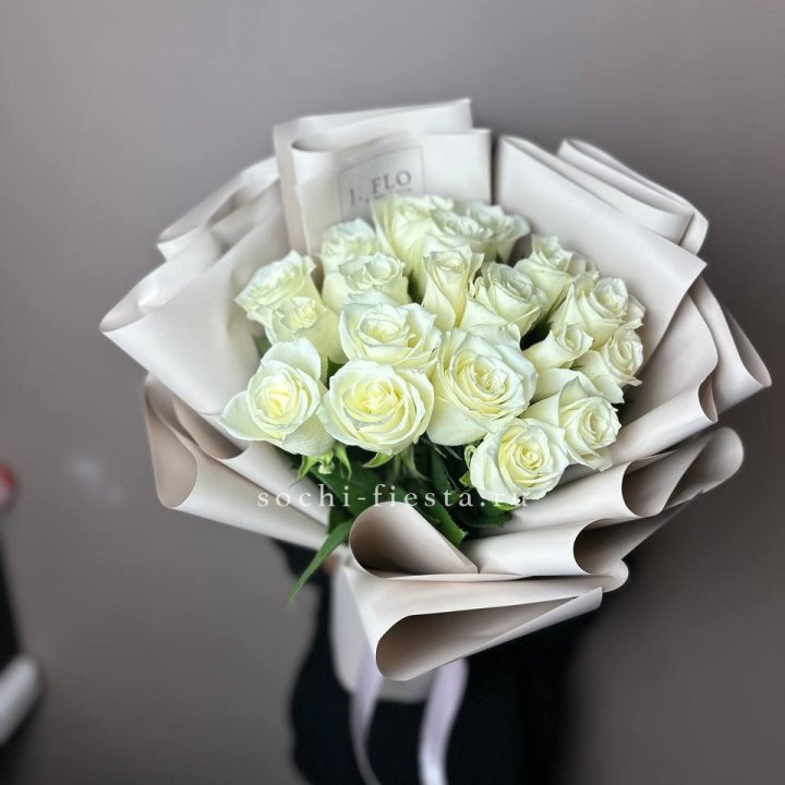 19 белых роз  в Стерлитамаке