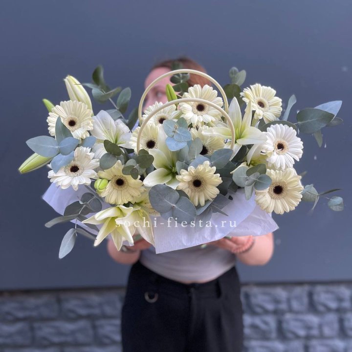 Сумочка лилии и герберы в Стерлитамаке