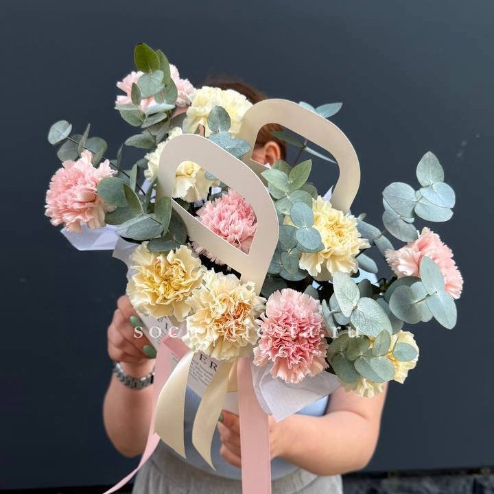 Сумочка из диантусов в Стерлитамаке