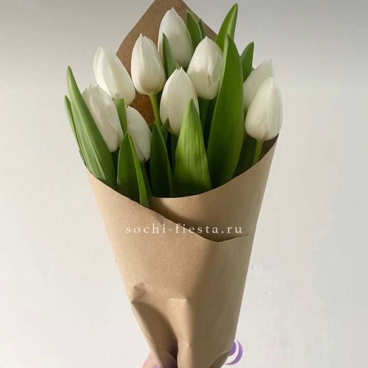 Букет белых тюльпанов в Стерлитамаке