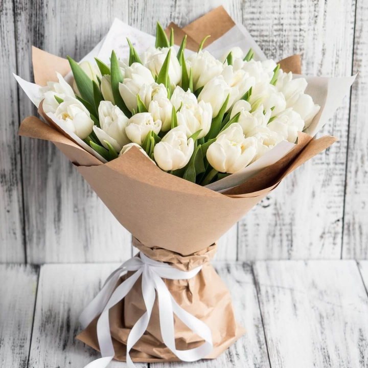 25 белых тюльпанов в Стерлитамаке